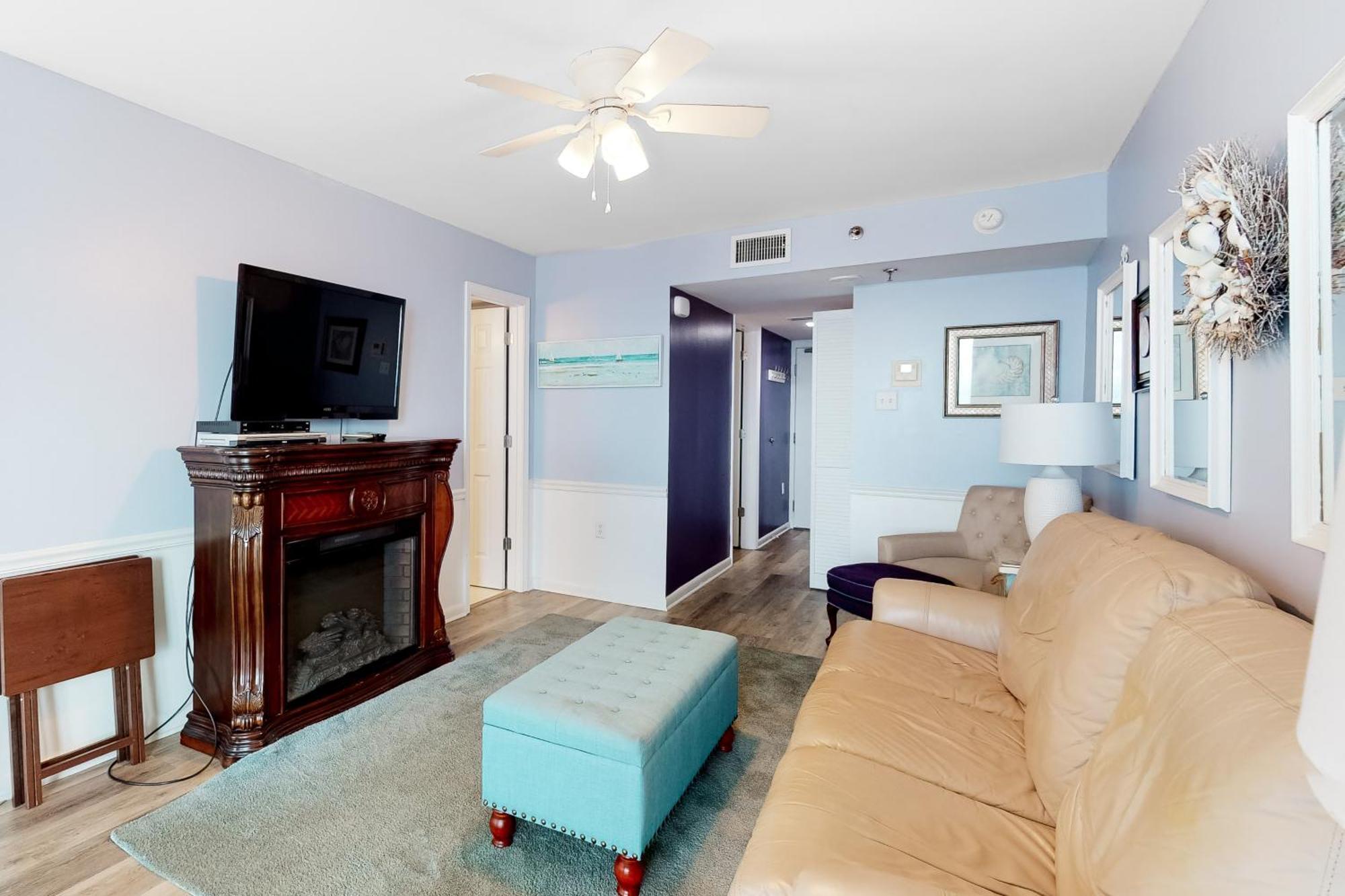 Phoenix Vacation Rentals Orange Beach Room photo