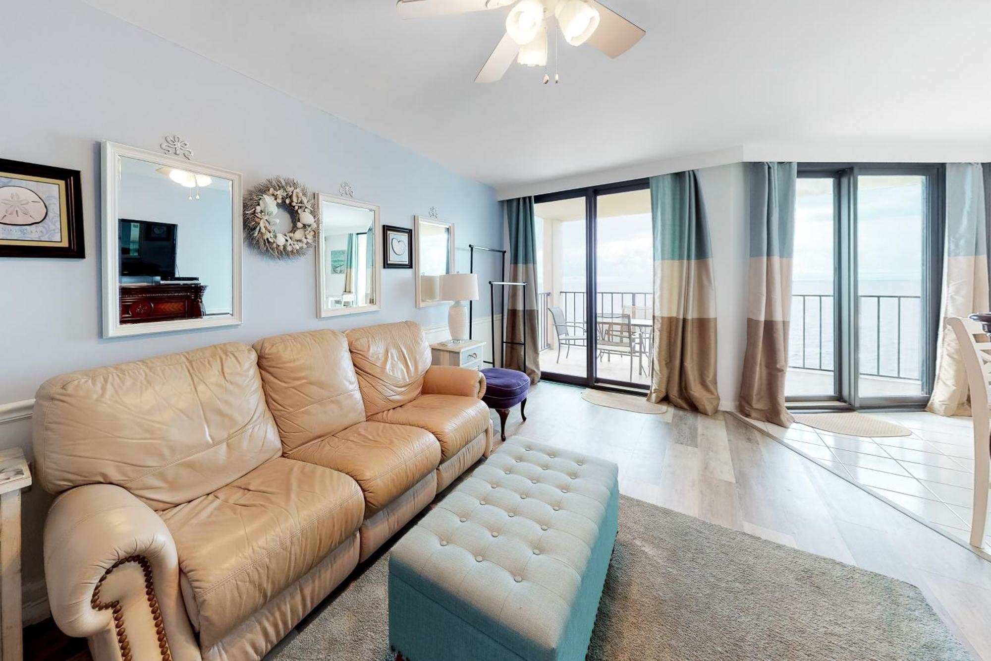 Phoenix Vacation Rentals Orange Beach Room photo