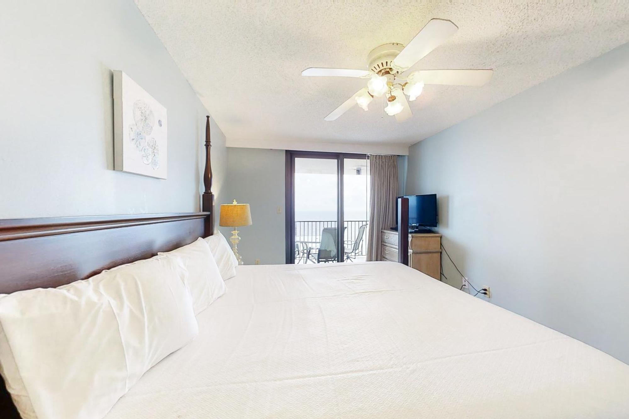 Phoenix Vacation Rentals Orange Beach Room photo